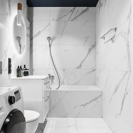 Towarowa Towers Parking & Gym - 23&24 Floor Sky High By Downtown Apartman