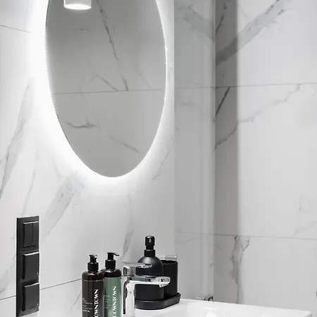 Towarowa Towers Parking & Gym - 23&24 Floor Sky High By Downtown * Varšava